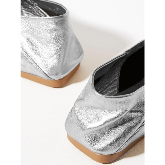 NIB SZ 6.5 Metallic Silver Chrome Bow Mary Jane Flats by Reikhany❣️ - Picture 4 of 4